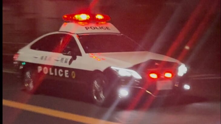 【緊急走行】 深夜に110番通報入電！ 神奈川県警察 220系 クラウン 警らパトロールカーが緊急走行! パトカー