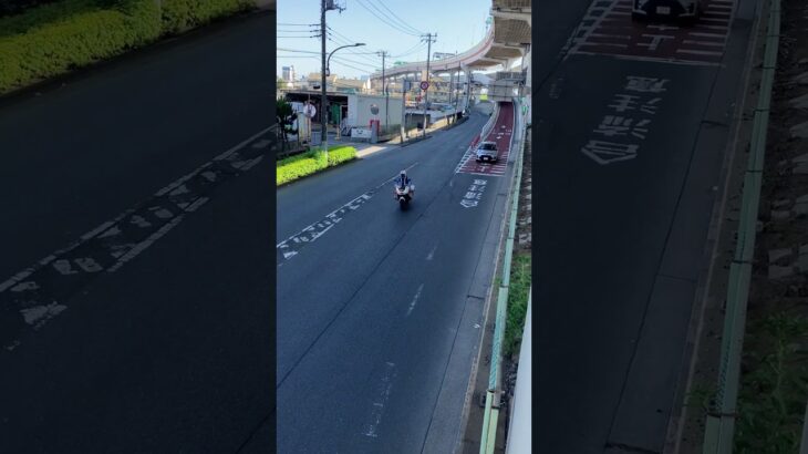 警視庁第4方面交通機動隊白バイ緊急走行(NT1100P)