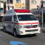 【緊急走行】交差点を直進する救急車。枚方寝屋川消防組合　枚方救急5（渚救急1代替運用）