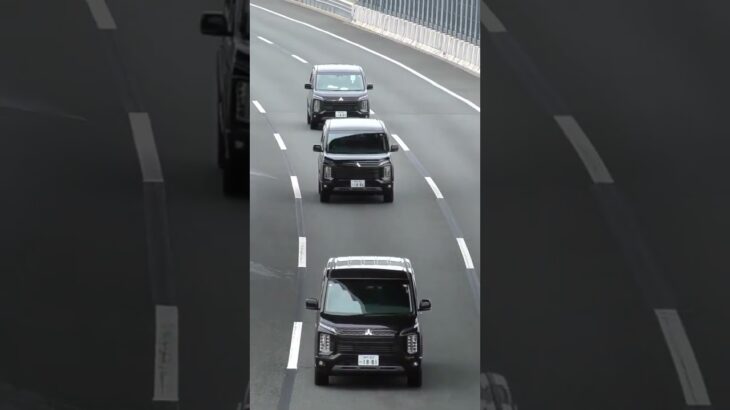 😳😳😳黒い車の謎の車列😳😳😳 #車列 #黒い車 #shorts #shortvideo #shortsfeed #short