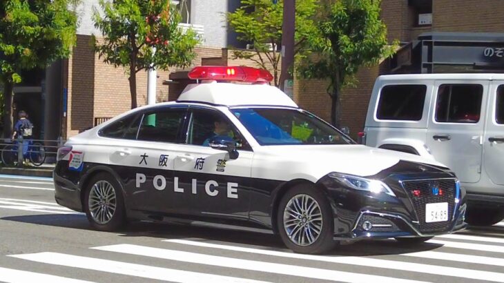 内本町を緊急走行するパトカー | 大阪府警察