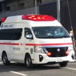 【緊急走行】交差点を直進する救急車。堺市消防局　西救急隊