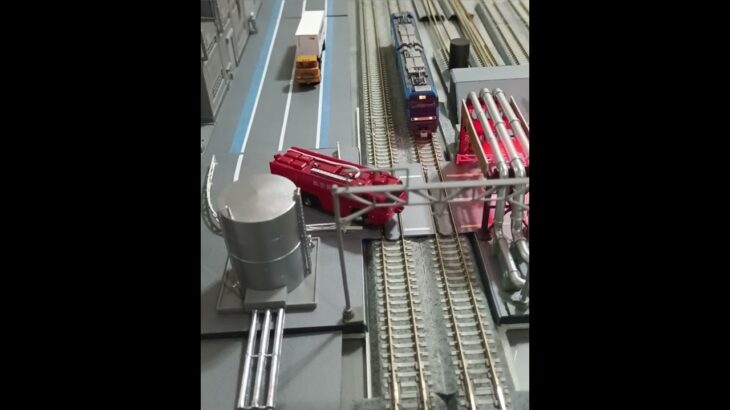 踏切通過 消防車緊急走行！ブレーキを掛けてくれる鉄道