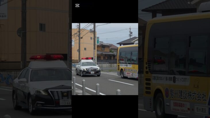 【緊急走行】鈴鹿市役所前三重県警察　警ら鈴6号車｢パトカー通ります左右に別れてお待ち下さい｣#三重県民地理系 #地理系を終わらせない #パトカー #緊急走行