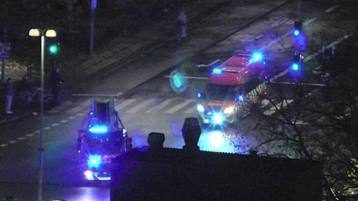 AIR CLIPS fire & rescue combivideo brandbil og ambulance i udrykning feuerwehr einsatzfahrt 緊急走行 消防車