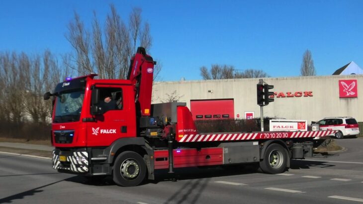 NEW CLIPS fire & rescue combivideo brandbil og ambulance i udrykning feuerwehr einsatzfahrt 緊急走行 消防車
