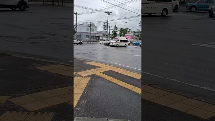 雨の日でも駆けつけます！ #札幌市消防局 #救急車#緊急走行#サイレン