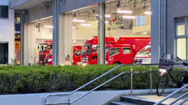 夕暮れ時に特殊災害発生！　消防車　緊急走行
