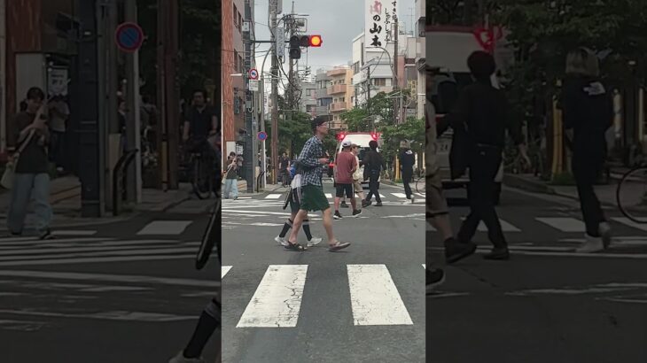 救急車　緊急走行