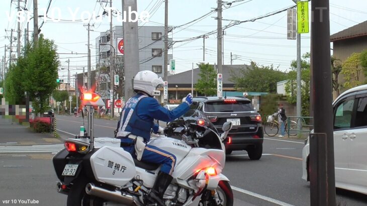 おい、あぶねーよ！！逆にどこ見て運転してんの？自転車を押した歩行者の真横を素通り！白バイが即座に追走！•ごねる中年ドライバーが白バイと標識の確認！•通学路を飛ばすノート！•警察から逃走するバイク！！