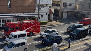 消防車2台　緊急走行