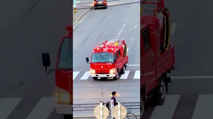 【緊迫】サイレンでなく警笛を鳴らし走行する日本の消防車！Aomori City Fire Truck Blasting Horn in Japan! #shorts