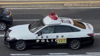パトカー　緊急走行