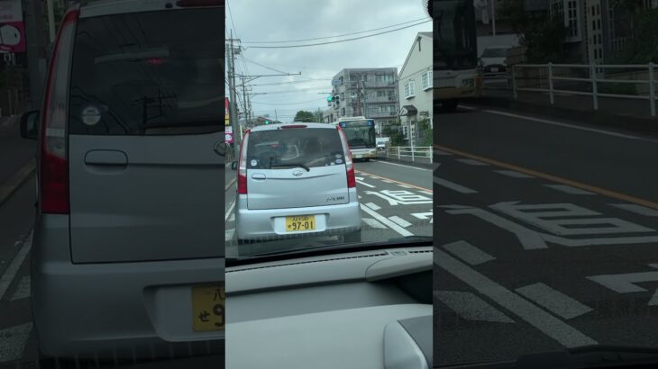 救急車　緊急走行