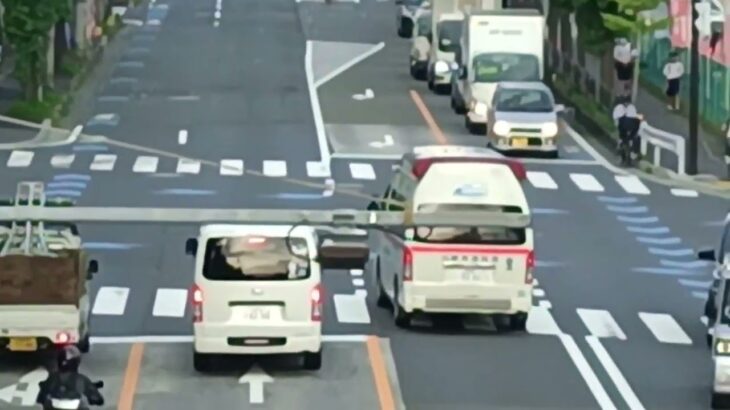 救急車緊急走行