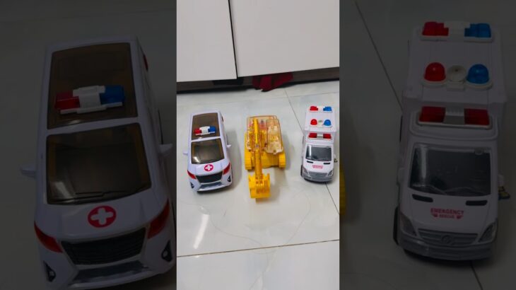 救急車のミニカー走る！緊急走行テスト。坂道走る☆Ambulance minicar runs in an emergency! Slope driving test