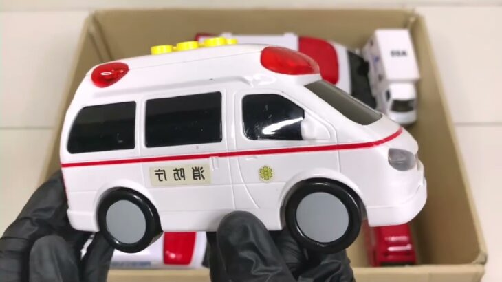救急車のミニカー走る！緊急走行テスト！坂道走行です☆ Ambulance minicar runs in an emergency with sirens sounding! 22