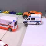 救急車のミニカー走る！緊急走行テスト！坂道走行です☆ Ambulance minicar runs in an emergency with sirens sounding! 26