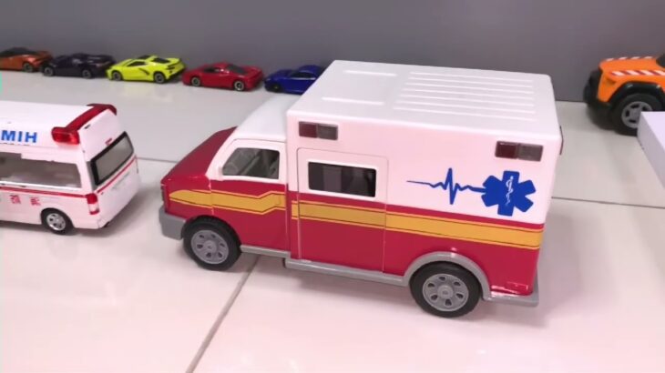 救急車のミニカー走る！緊急走行テスト！坂道走行です☆ Ambulance minicar runs in an emergency with sirens sounding! 27