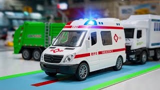 救急車のミニカー走る！緊急走行。坂道走行テストします☆ Ambulance minicar runs on the slope in an emergency with sirens on!