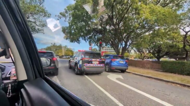 【Australia🇦🇺】モーニングサイド警察署のパトカーの緊急走行‼️