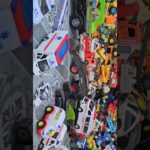 救急車（ミニカー）たちが坂道走る。緊急走行テスト。サイレン鳴る トミカMiniature ambulances drive up a hill. Emergency driving test#toys