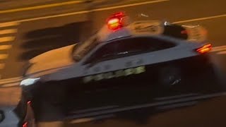 パトカー　緊急走行