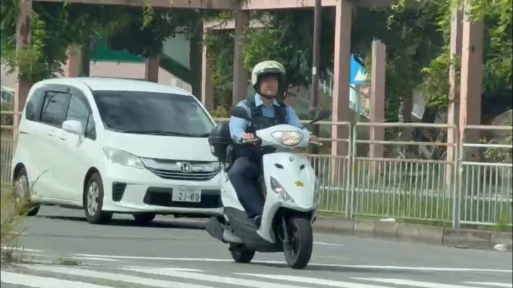 😊😊スクーターの警察官が格好いい😊😊 #警察官 #警察バイク #兵庫県警 #パトロール