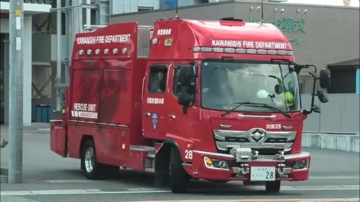 😳😳ど迫力😳😳署を出発する消防車が格好良過ぎる☺️☺️ #消防車 #川西市消防本部
