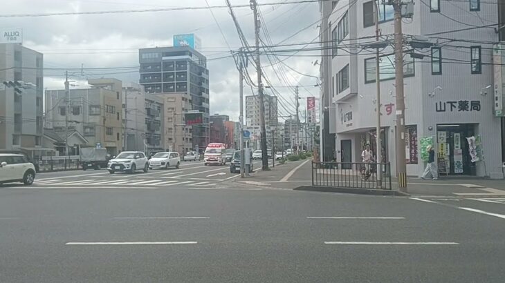 【緊急走行】アクティビーコン救急車交差点進入!鹿児島市消防局甲南救急隊