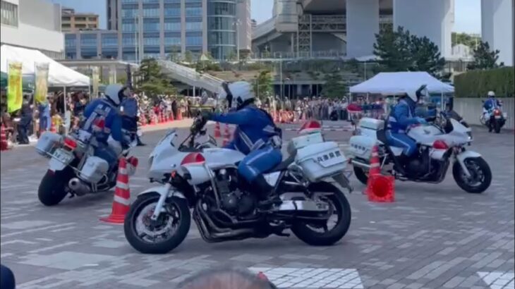 😳😳😳白バイのテクニックが凄い😳😳😳 #白バイ #兵庫県警 #白バイ隊員