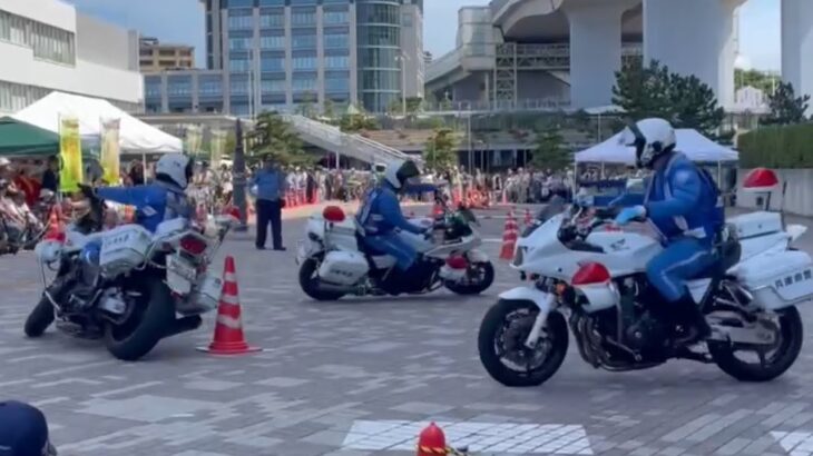 😳😳😳白バイのテクニックが凄い😳😳😳 #白バイ #白バイ隊員 #女性白バイ隊員 #兵庫県警