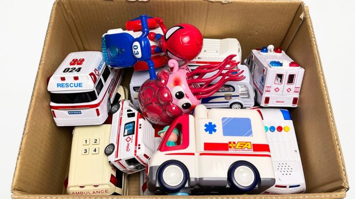 救急車のミニカーが箱に並びました。1台ずつチェック、坂道を緊急走行テスト☆Ambulance Toy Run Down The Slope. Emergency Drive Test