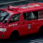 消防車2台　緊急走行　レスキュー車　資材搬送車