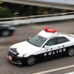 【緊急走行】新大阪駅から緊急走行！大阪府警　210系パトカー