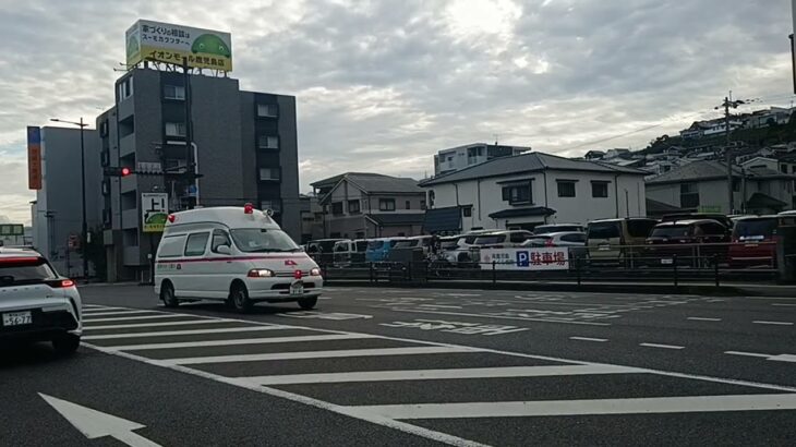 【緊急走行】貴重な回転式赤色灯の2Bグランビア救急車の転院搬送!天陽会中央病院　病院救急車