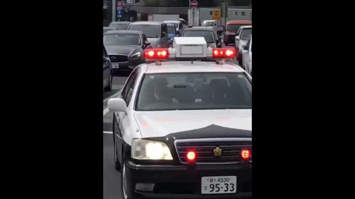 AIクラウンパトカー緊急走行
