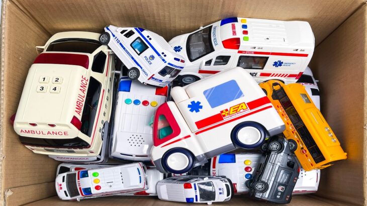 救急車のミニカーが箱に並びました。チェック、坂道を緊急走行テスト☆Ambulance Toy Run Down The Slope. Emergency Drive Test!