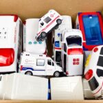 救急車のミニカー走る。坂道緊急走行テスト。サイレンあり☆Ambulance mini car run. Slope emergency driving test! There is a siren.