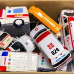 救急車のミニカー走る☆緊急走行テスト☆坂道走るよ｜ Ambulance miniature car runs! Emergency driving test