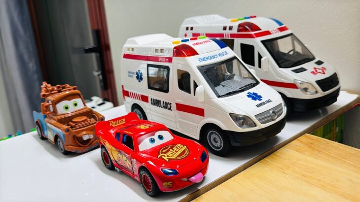 救急車のミニカー走る☆緊急走行テスト☆坂道走るよ｜ Ambulance miniature car runs! Emergency driving test