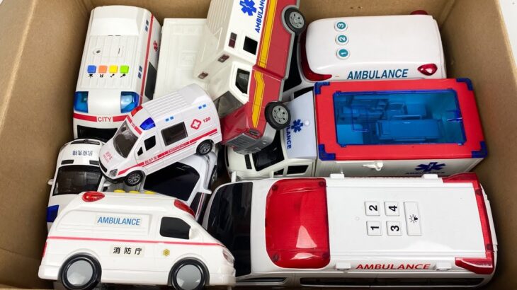 救急車（ミニカー）たちが坂道走る。緊急走行テスト。サイレン鳴る トミカMiniature ambulances drive up a hill. Emergency driving test.
