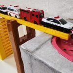 トミカ☆緊急車両のミニカーがトミカシステムの坂道を走る！ 坂道走行テスト TOMICA☆Emergency Vehicles Run a Slope