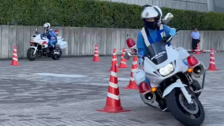 😳😳白バイのとんでもないテクニック😳😳 #女性白バイ隊員 #白バイ #白バイ隊員 #兵庫県警