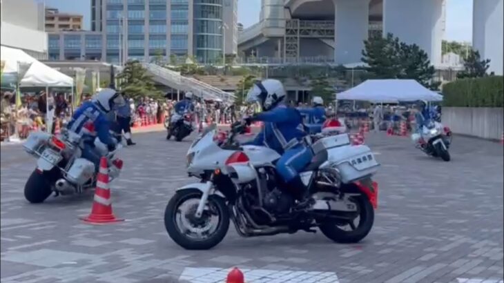 🚨白バイのデモンストレーション走行が凄い🚨 #白バイ #兵庫県警 #白バイ隊員 #女性白バイ隊員