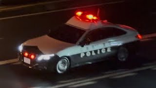 パトカー　緊急走行
