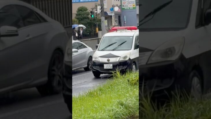 千葉県警察　柏警察署　旭町交番パトカー　通常走行