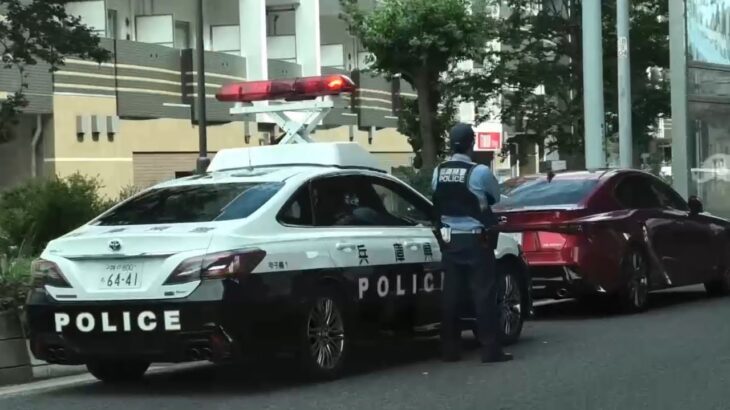🚨路上駐車を取り締まる警察官🚨パトカー🚨兵庫県警🚨赤色灯🚨 #パトカー #警察官 #路上駐車 #迷惑駐車 #兵庫県警