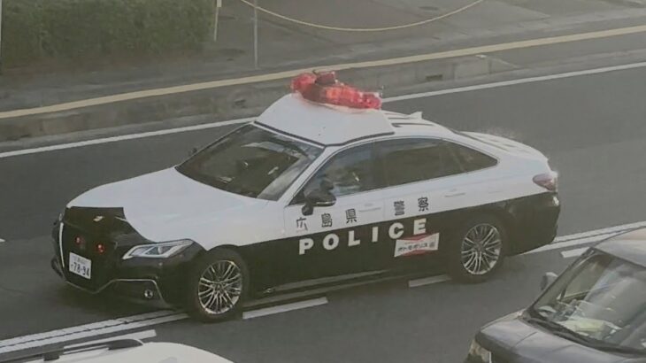 パトカー　緊急走行