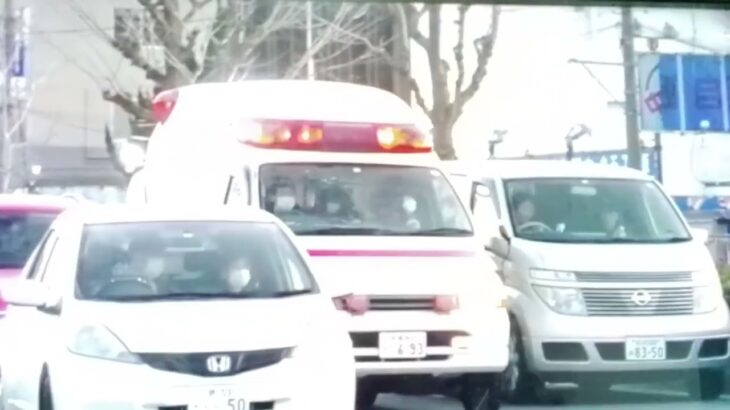 グランビア救急車緊急走行